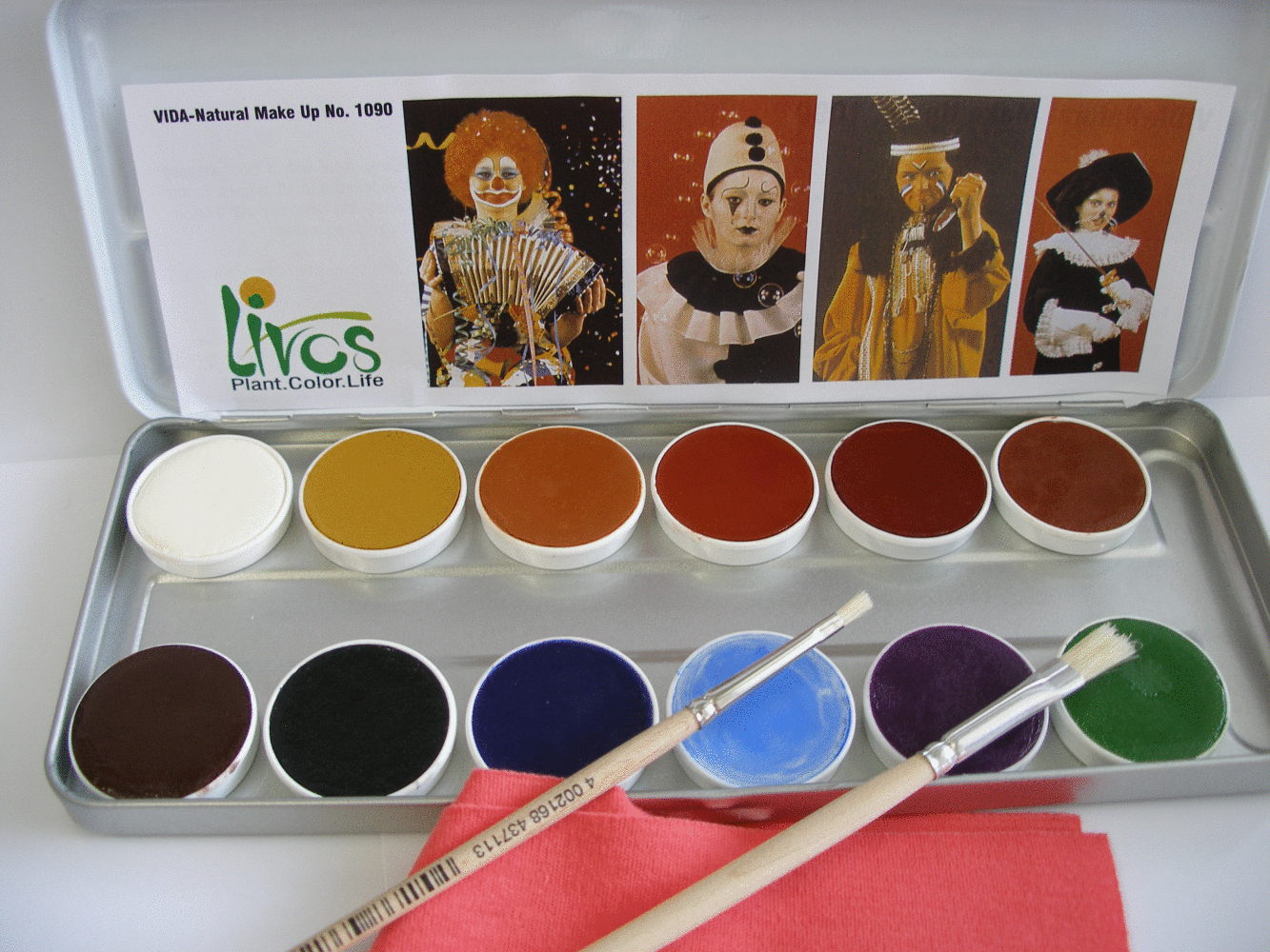 The livos face paints are environmentally friendly non toxic products, safe for babies and kids.